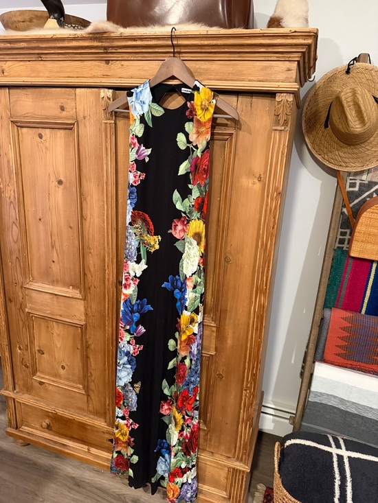 Alice + Olivia Delora Maxi Dress - Picture 3 of 7